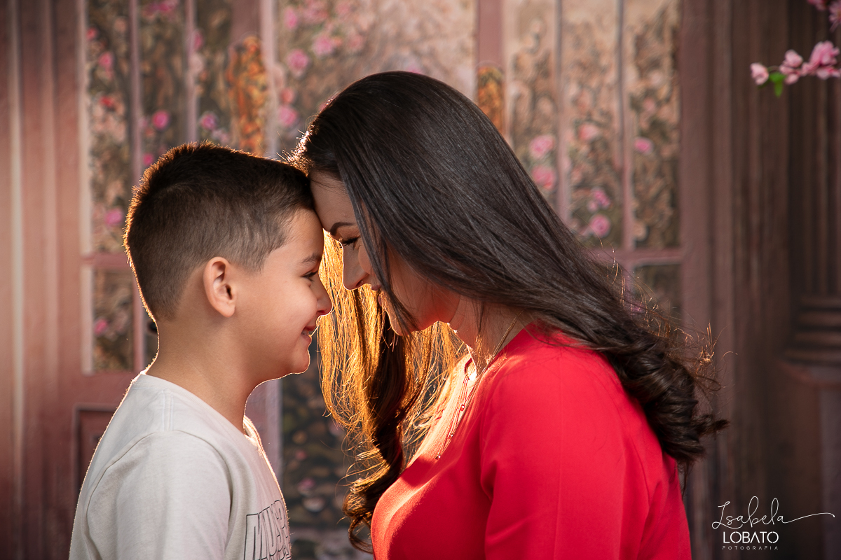 ensaio-fotografico-dia-das-maes-2023-amor-de-mae-fotos-dias-das-maes-presente-dia-das-maes-2023-cenario-fotografico-dia-das-maes-idea-de-cenario-para-ensaio-do-dia-das-maes-fundo-fotografico-dia-das-maes-fundo-fotografico-wentz-fotografo-em-barbacena