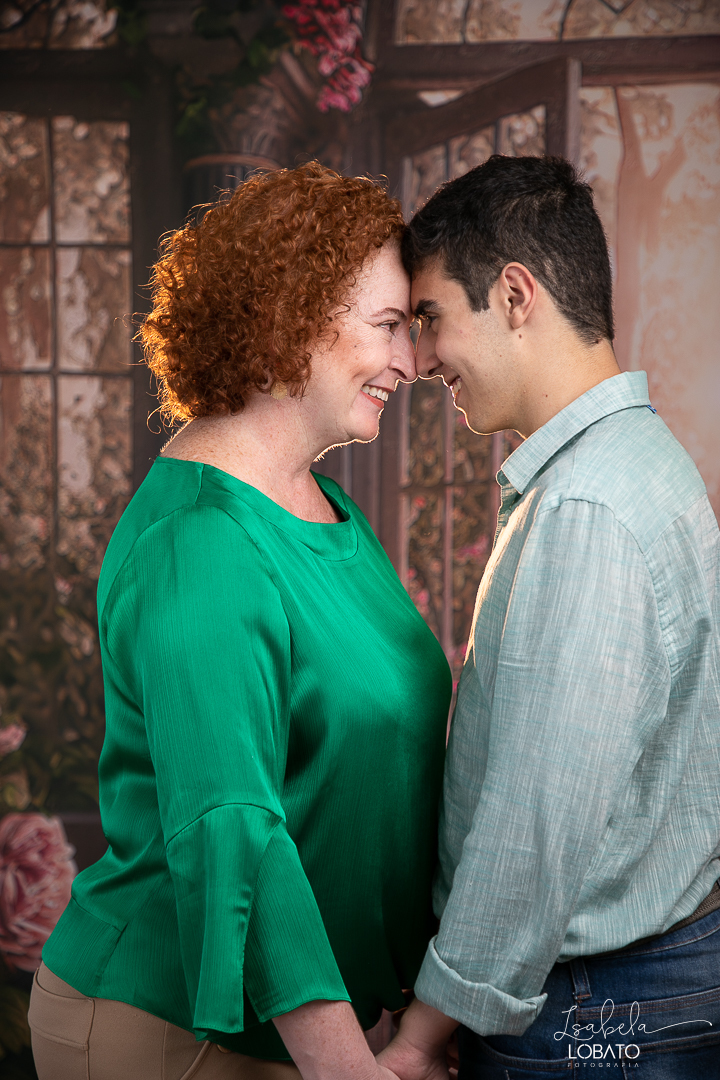 ensaio-fotografico-dia-das-maes-2023-amor-de-mae-fotos-dias-das-maes-presente-dia-das-maes-2023-cenario-fotografico-dia-das-maes-idea-de-cenario-para-ensaio-do-dia-das-maes-fundo-fotografico-dia-das-maes-fundo-fotografico-wentz-fotografo-em-barbacena