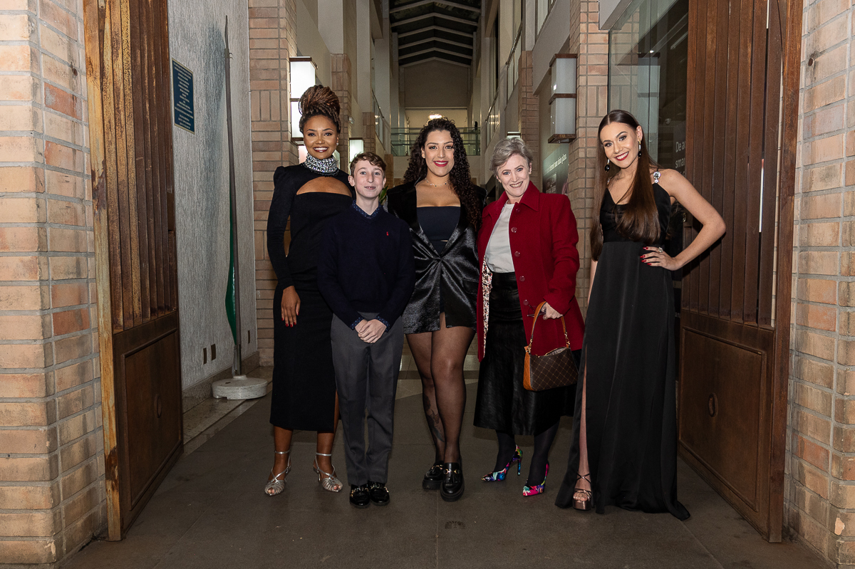 camila-castro-barbacena-grupo-camila-castro-jorge-bischoff-barbacena-Celebration-Night-com-Jorge-Bischoff-celebrando-20-anos-da-marca-loja-de-sapatos-e-bolsas-jorge-bischoff-em-barbacena-espaço-camila-castro-fotografa-de-eventos-isabela-lobato-fotografia