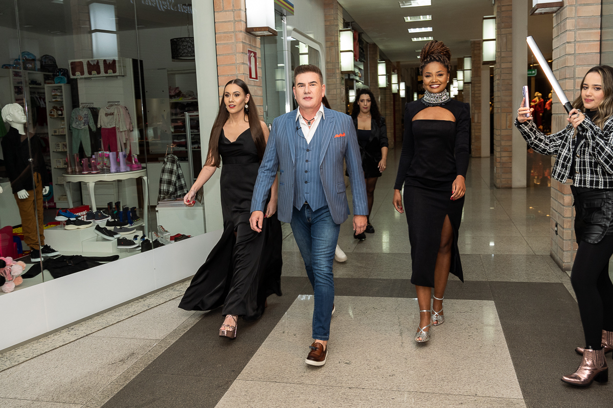 camila-castro-barbacena-grupo-camila-castro-jorge-bischoff-barbacena-Celebration-Night-com-Jorge-Bischoff-celebrando-20-anos-da-marca-loja-de-sapatos-e-bolsas-jorge-bischoff-em-barbacena-espaço-camila-castro-fotografa-de-eventos-isabela-lobato-fotografia