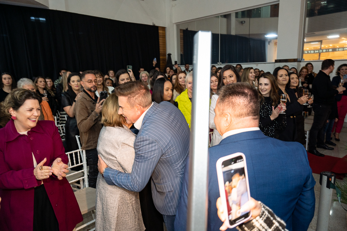 camila-castro-barbacena-grupo-camila-castro-jorge-bischoff-barbacena-Celebration-Night-com-Jorge-Bischoff-celebrando-20-anos-da-marca-loja-de-sapatos-e-bolsas-jorge-bischoff-em-barbacena-espaço-camila-castro-fotografa-de-eventos-isabela-lobato-fotografia