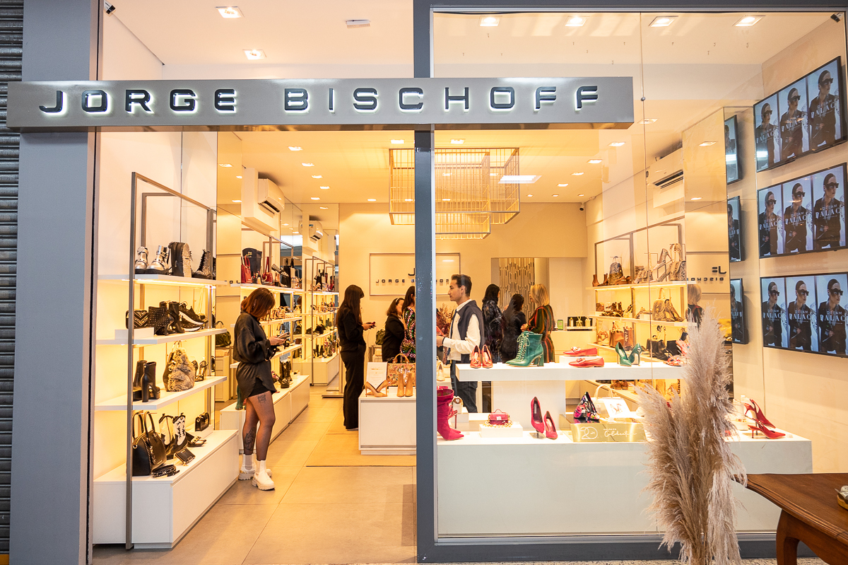 camila-castro-barbacena-grupo-camila-castro-jorge-bischoff-barbacena-Celebration-Night-com-Jorge-Bischoff-celebrando-20-anos-da-marca-loja-de-sapatos-e-bolsas-jorge-bischoff-em-barbacena-espaço-camila-castro-fotografa-de-eventos-isabela-lobato-fotografia.