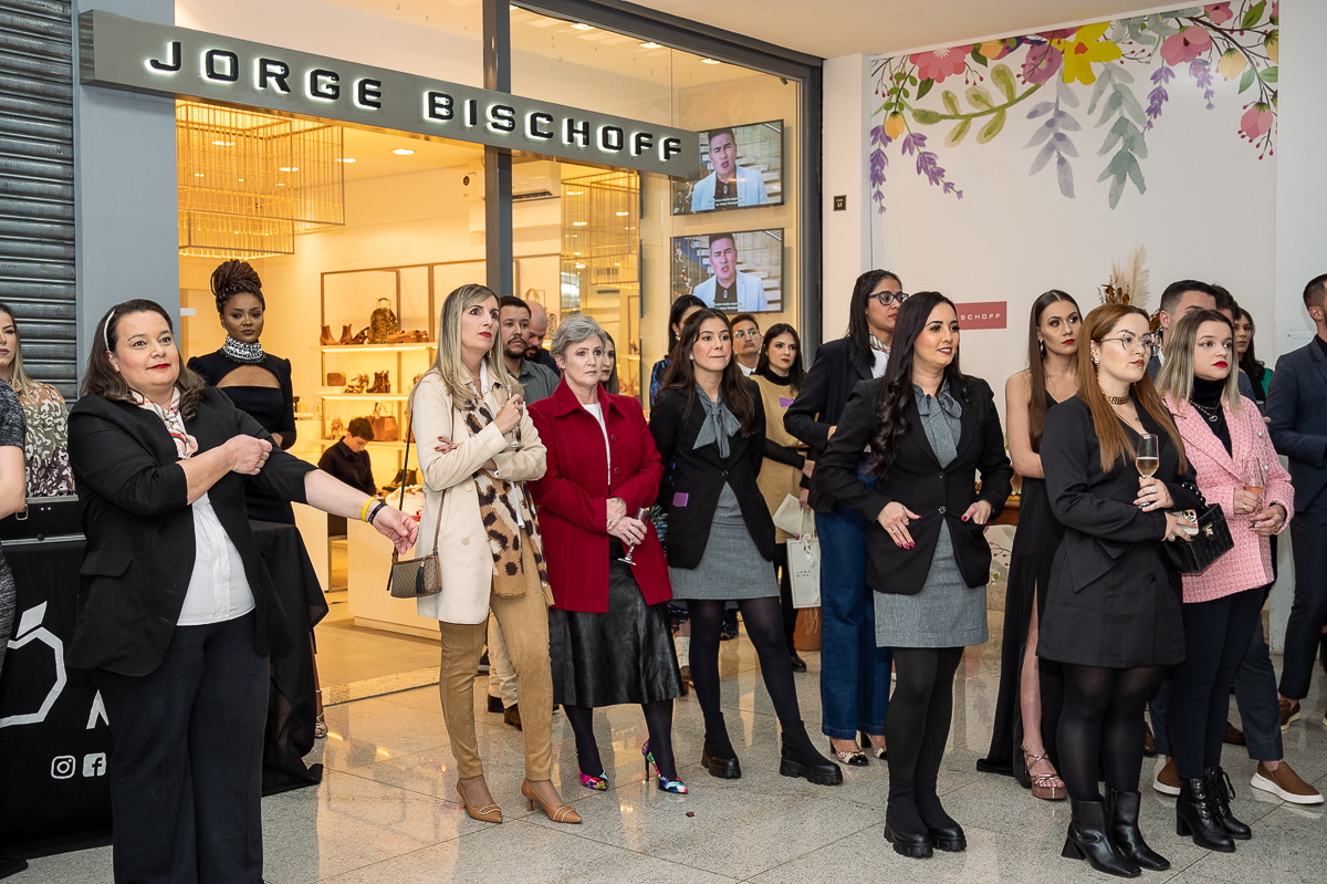 camila-castro-barbacena-grupo-camila-castro-jorge-bischoff-barbacena-Celebration-Night-com-Jorge-Bischoff-celebrando-20-anos-da-marca-loja-de-sapatos-e-bolsas-jorge-bischoff-em-barbacena-espaço-camila-castro-fotografa-de-eventos-isabela-lobato-fotografia