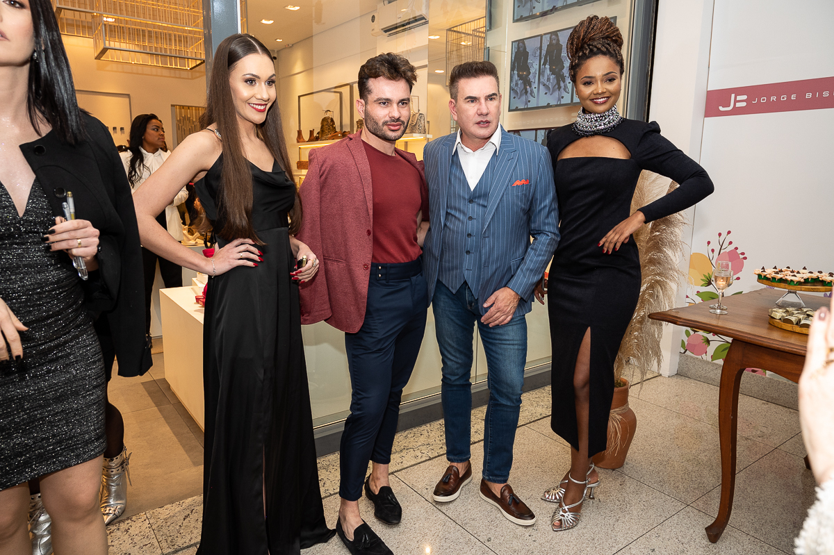 camila-castro-barbacena-grupo-camila-castro-jorge-bischoff-barbacena-Celebration-Night-com-Jorge-Bischoff-celebrando-20-anos-da-marca-loja-de-sapatos-e-bolsas-jorge-bischoff-em-barbacena-espaço-camila-castro-fotografa-de-eventos-isabela-lobato-fotografia