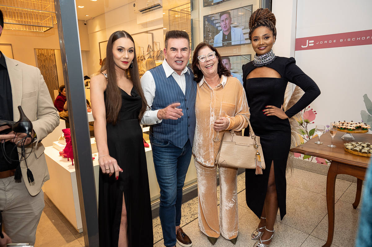 camila-castro-barbacena-grupo-camila-castro-jorge-bischoff-barbacena-Celebration-Night-com-Jorge-Bischoff-celebrando-20-anos-da-marca-loja-de-sapatos-e-bolsas-jorge-bischoff-em-barbacena-espaço-camila-castro-fotografa-de-eventos-isabela-lobato-fotografia
