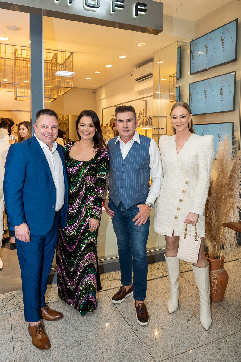 camila-castro-barbacena-grupo-camila-castro-jorge-bischoff-barbacena-Celebration-Night-com-Jorge-Bischoff-celebrando-20-anos-da-marca-loja-de-sapatos-e-bolsas-jorge-bischoff-em-barbacena-espaço-camila-castro-fotografa-de-eventos-isabela-lobato-fotografia