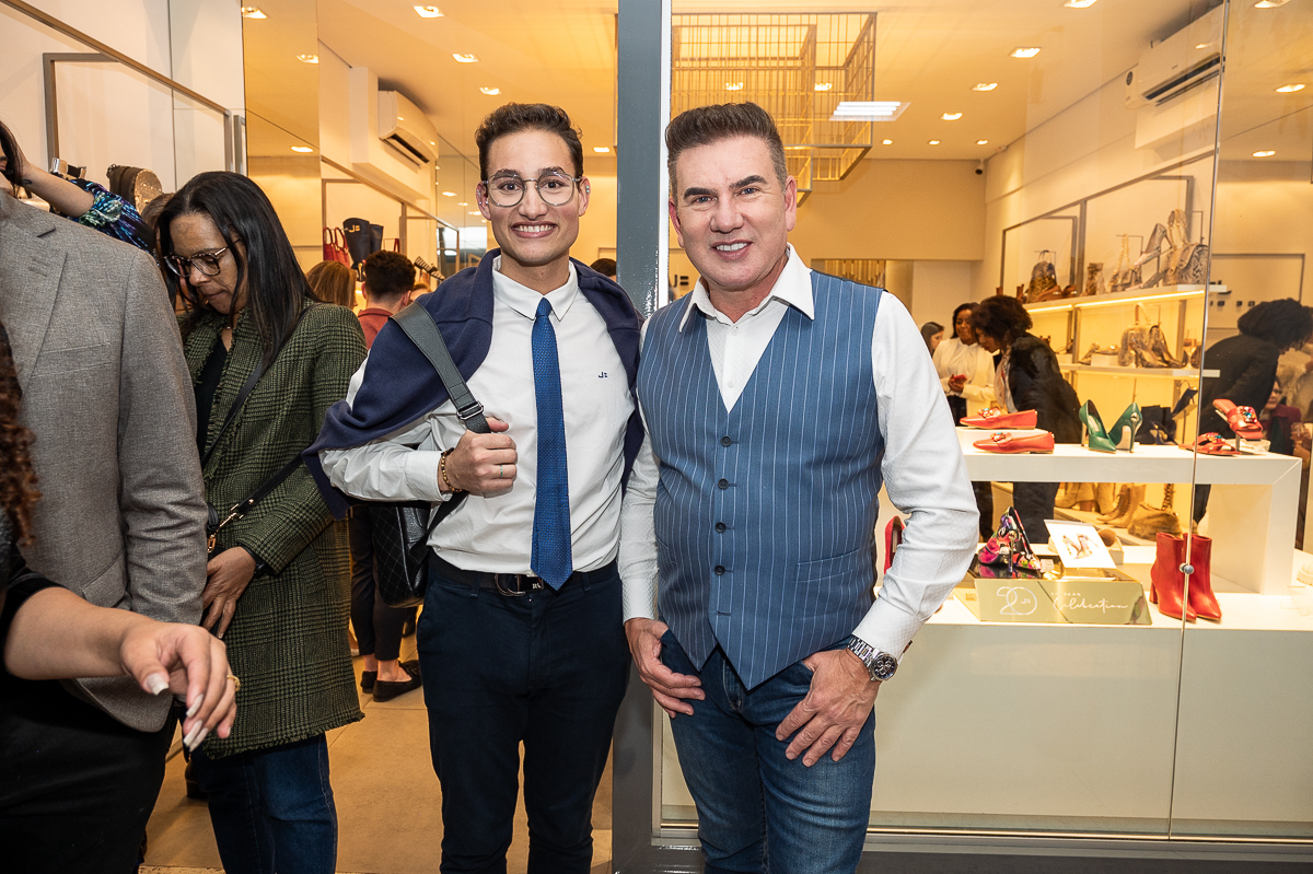 camila-castro-barbacena-grupo-camila-castro-jorge-bischoff-barbacena-Celebration-Night-com-Jorge-Bischoff-celebrando-20-anos-da-marca-loja-de-sapatos-e-bolsas-jorge-bischoff-em-barbacena-espaço-camila-castro-fotografa-de-eventos-isabela-lobato-fotografia