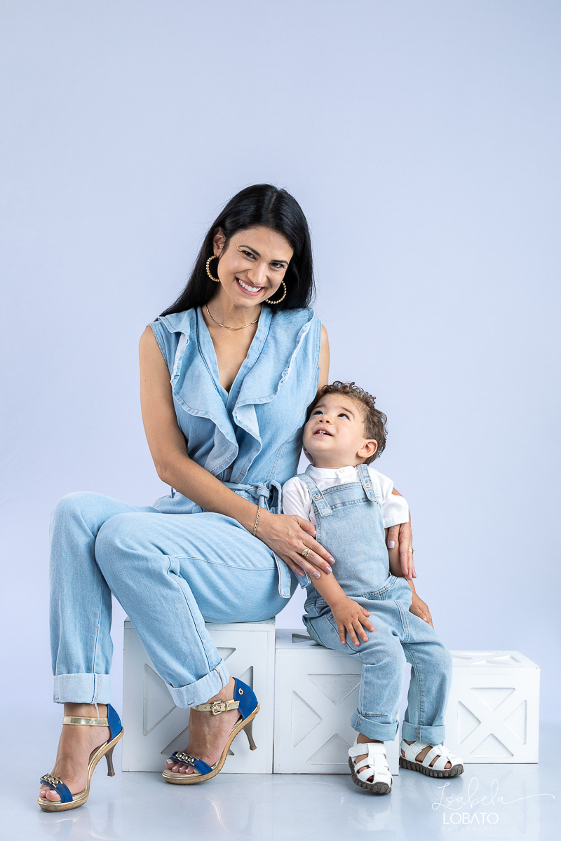 ensaio-fotografico-infantil-fotografa-infantil-em-barbacena-isabela-lobato-fotografia-estudio-fotografico-em-barbacena-isabela-lobato-ensaio-fotografico-clean-prop-de-carrosel-ensaio-de-menino-2-anos-melhor-fotografo-de-barbacena-isabela-lobato-fotografia