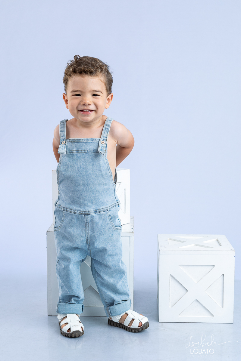 ensaio-fotografico-infantil-fotografa-infantil-em-barbacena-isabela-lobato-fotografia-estudio-fotografico-em-barbacena-isabela-lobato-ensaio-fotografico-clean-prop-de-carrosel-ensaio-de-menino-2-anos-melhor-fotografo-de-barbacena-isabela-lobato-fotografia