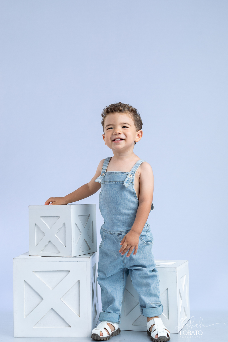 ensaio-fotografico-infantil-fotografa-infantil-em-barbacena-isabela-lobato-fotografia-estudio-fotografico-em-barbacena-isabela-lobato-ensaio-fotografico-clean-prop-de-carrosel-ensaio-de-menino-2-anos-melhor-fotografo-de-barbacena-isabela-lobato-fotografia