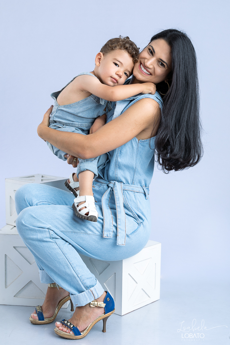 ensaio-fotografico-infantil-fotografa-infantil-em-barbacena-isabela-lobato-fotografia-estudio-fotografico-em-barbacena-isabela-lobato-ensaio-fotografico-clean-prop-de-carrosel-ensaio-de-menino-2-anos-melhor-fotografo-de-barbacena-isabela-lobato-fotografia