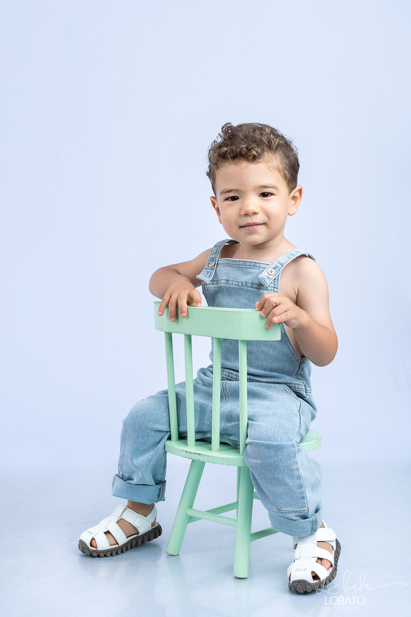 ensaio-fotografico-infantil-fotografa-infantil-em-barbacena-isabela-lobato-fotografia-estudio-fotografico-em-barbacena-isabela-lobato-ensaio-fotografico-clean-prop-de-carrosel-ensaio-de-menino-2-anos-melhor-fotografo-de-barbacena-isabela-lobato-fotografia