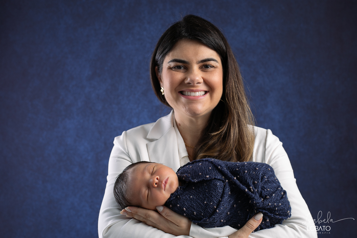 ensaio-fotografico-de-recem-nascido-ensaio-newborn-bebe-recem-nascido-sono-do-bebe-acompanhamento-fotografico-infantil-cenario-de-newborn-fundo-fotografico-para-ensaio-newborn-fotografa-especialista-em-ensaio-newborn-isabela-lobato-fotografia-barbacena-mg