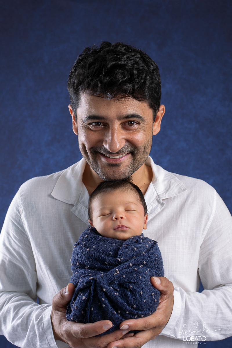 ensaio-fotografico-de-recem-nascido-ensaio-newborn-bebe-recem-nascido-sono-do-bebe-acompanhamento-fotografico-infantil-cenario-de-newborn-fundo-fotografico-para-ensaio-newborn-fotografa-especialista-em-ensaio-newborn-isabela-lobato-fotografia-barbacena-mg