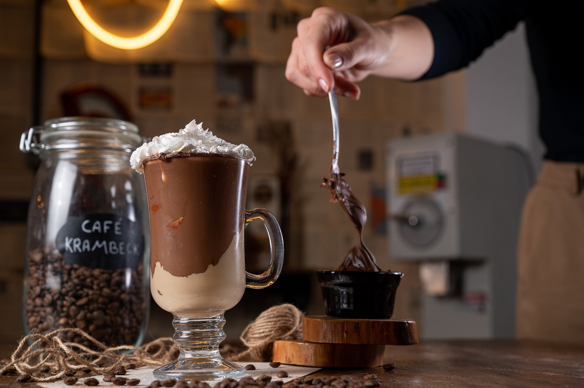 fotografia-de-alimentos-melhor-fotografo-de-alimentos-de-minas-gerais-food-styling-foto-de-gastronomia-fotografo-de-gastronomia-em-tiradentes-cafés-bolos-broa-pao-artesanal-brusqueta-grao-de-cafe-cafe-gelado-cafe-krambeck-em-barbacena-isabela-lobato-fotos