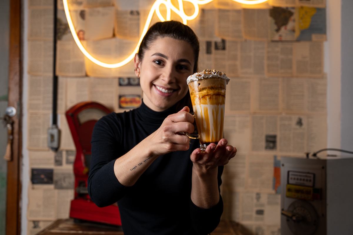 fotografia-de-alimentos-melhor-fotografo-de-alimentos-de-minas-gerais-food-styling-foto-de-gastronomia-fotografo-de-gastronomia-em-tiradentes-cafés-bolos-broa-pao-artesanal-brusqueta-grao-de-cafe-cafe-gelado-cafe-krambeck-em-barbacena-isabela-lobato-fotos