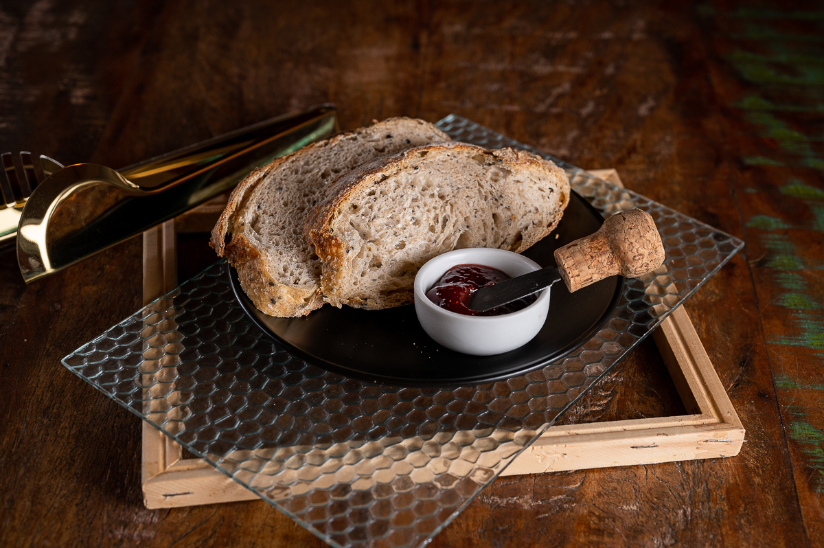 fotografia-de-alimentos-melhor-fotografo-de-alimentos-de-minas-gerais-food-styling-foto-de-gastronomia-fotografo-de-gastronomia-em-tiradentes-cafés-bolos-broa-pao-artesanal-brusqueta-grao-de-cafe-cafe-gelado-cafe-krambeck-em-barbacena-isabela-lobato-fotos