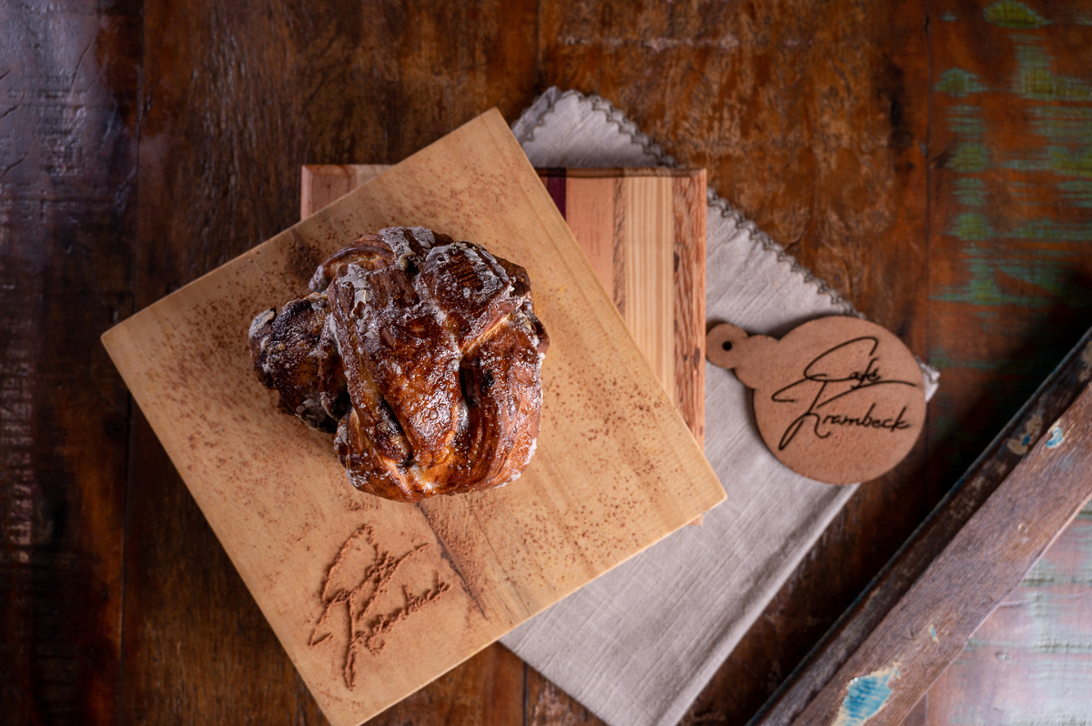 fotografia-de-alimentos-melhor-fotografo-de-alimentos-de-minas-gerais-food-styling-foto-de-gastronomia-fotografo-de-gastronomia-em-tiradentes-cafés-bolos-broa-pao-artesanal-brusqueta-grao-de-cafe-cafe-gelado-cafe-krambeck-em-barbacena-isabela-lobato-fotos