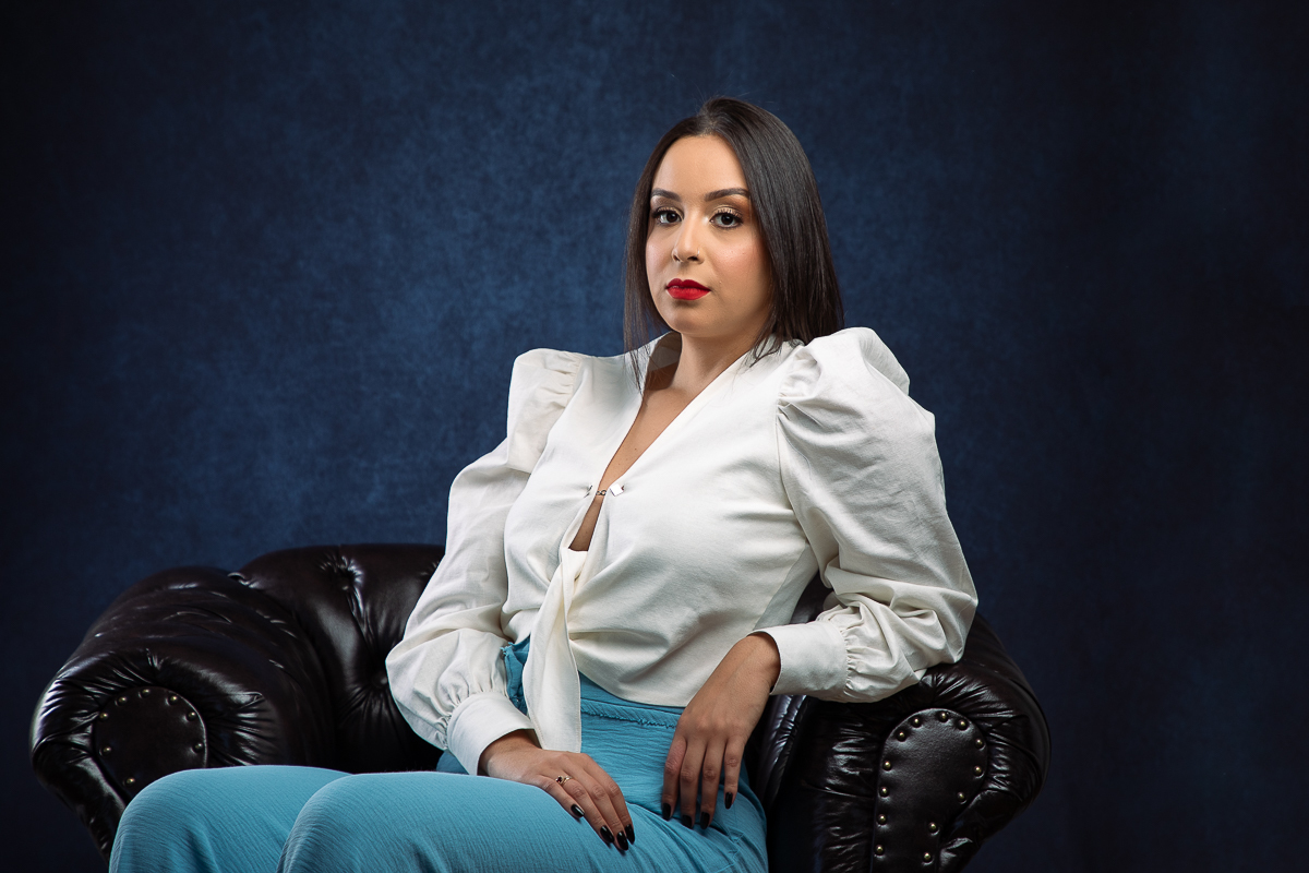 foto- biografia-fotografia-para-perfil-profissional-retratos-corporativo-mkt-de-advogados-melhor-advogado-criminalista-de-barbacena-dra-gabriela-brasil-escritório-de-advocacia-barbacena-mg-advogada-criminal-barbacena-fotografa-isabela-lobato-fotografia