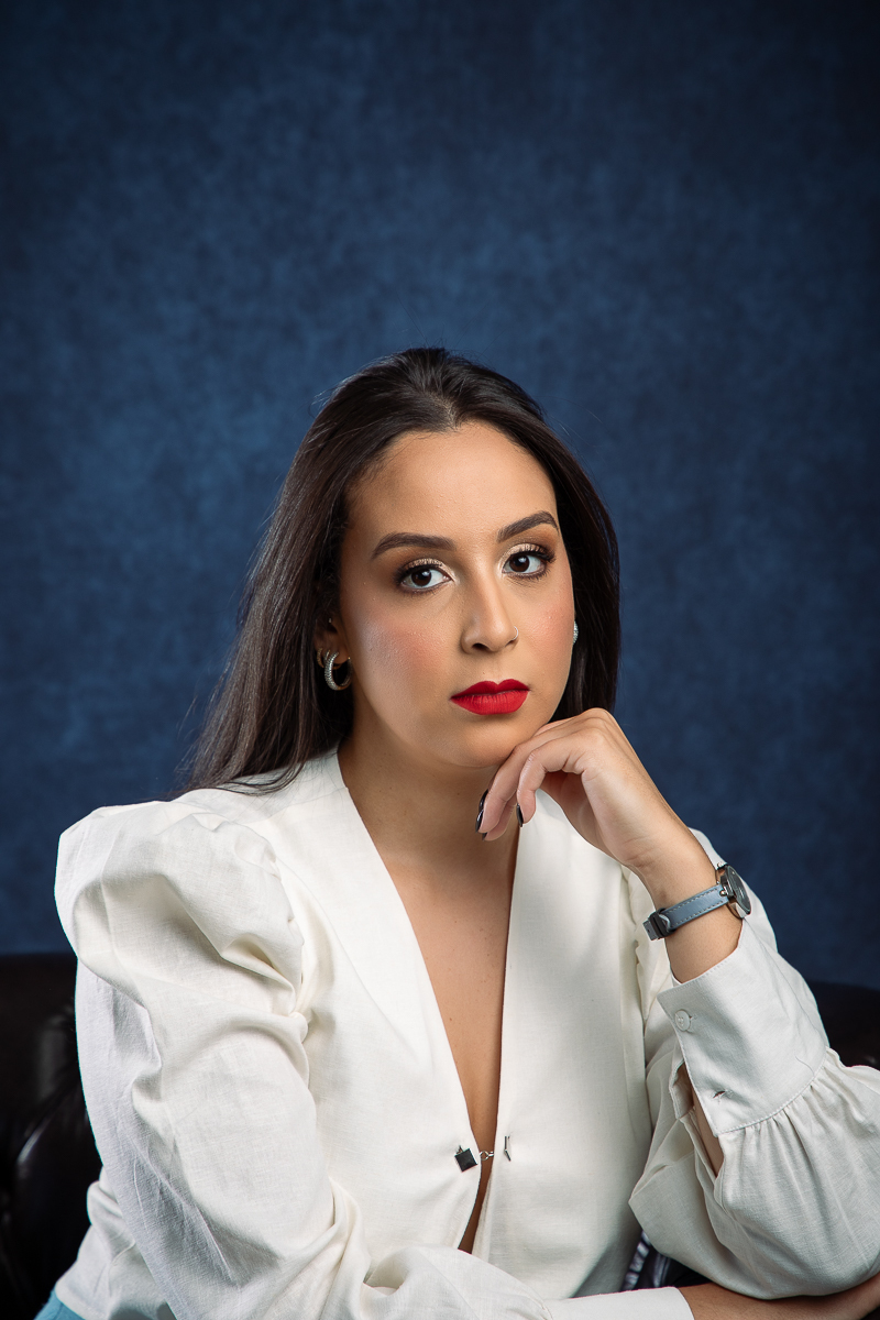 foto- biografia-fotografia-para-perfil-profissional-retratos-corporativo-mkt-de-advogados-melhor-advogado-criminalista-de-barbacena-dra-gabriela-brasil-escritório-de-advocacia-barbacena-mg-advogada-criminal-barbacena-fotografa-isabela-lobato-fotografia