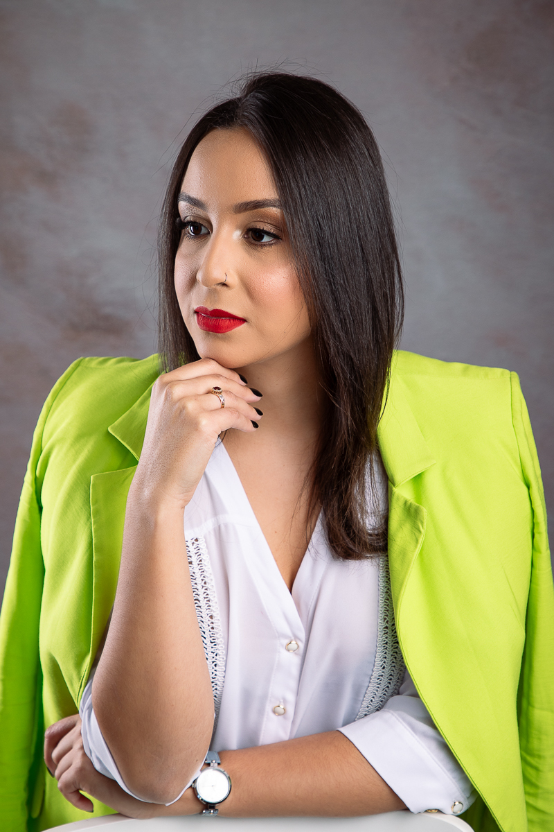 foto- biografia-fotografia-para-perfil-profissional-retratos-corporativo-mkt-de-advogados-melhor-advogado-criminalista-de-barbacena-dra-gabriela-brasil-escritório-de-advocacia-barbacena-mg-advogada-criminal-barbacena-fotografa-isabela-lobato-fotografia