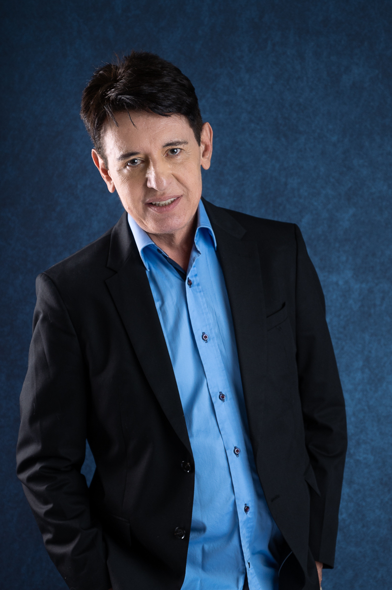 foto- biografia-fotografia-para-perfil-profissional-retratos-corporativo-mkt-colunista-social-em-barbacena-jornalista-do-jornal-correio-da-serra-em-barbacena-e-barbacena-online-fotografa-isabela-lobato-fotografa-de-publicidade-coluna-do-borges-barbacena