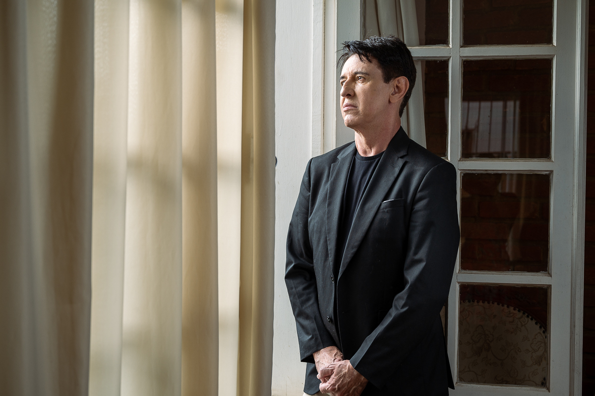 foto- biografia-fotografia-para-perfil-profissional-retratos-corporativo-mkt-colunista-social-em-barbacena-jornalista-do-jornal-correio-da-serra-em-barbacena-e-barbacena-online-fotografa-isabela-lobato-fotografa-de-publicidade-coluna-do-borges-barbacena