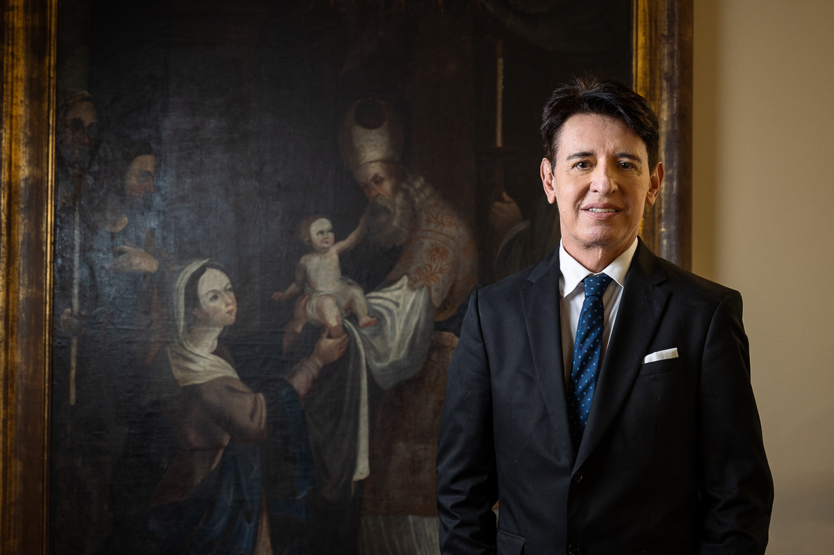 foto- biografia-fotografia-para-perfil-profissional-retratos-corporativo-mkt-colunista-social-em-barbacena-jornalista-do-jornal-correio-da-serra-em-barbacena-e-barbacena-online-fotografa-isabela-lobato-fotografa-de-publicidade-coluna-do-borges-barbacena