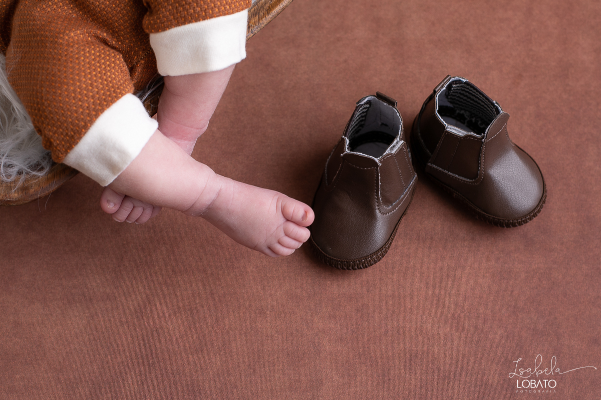 ensaio-fotografico-de-recem-nascido-ensaio-newborn-bebe-recem-nascido-sono-do-bebe-acompanhamento-fotografico-infantil-cenario-de-newborn-fundo-fotografico-para-ensaio-newborn-fotografa-especialista-em-ensaio-newborn-isabela-lobato-fotografia-barbacena-mg