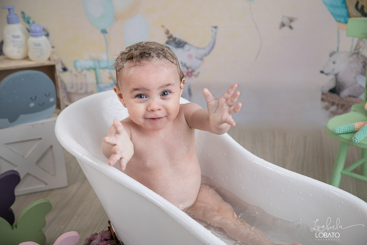 barbacena-melhor-fotografo-de-barbacena-mg-isabela-lobato-fotografia-estudio-fotografico-em-barbacena-ensaio-de-recem-nascido-em-barbacena-ensaio-splash-baby-ensaio-a-hora-do-banho-ensaio-de-um-ano