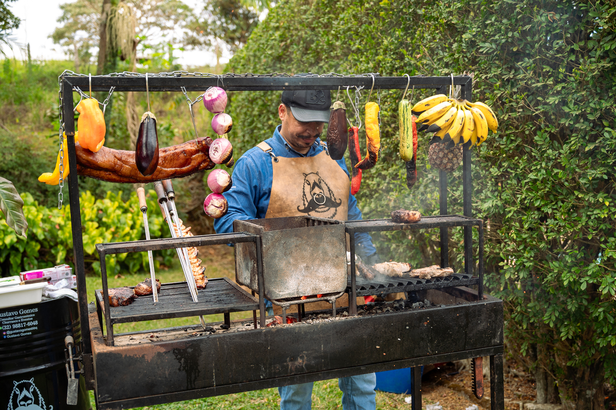 foto-para-aniversario-fotografo-de-aniversario-infantil-em-barbacena-fotografo-de-batizado-em-barbacena-fotografo-de-evento-infantil-em-barbacena-estudio-de-fotos-em-barbacena-isabela-lobato-fotografia-churrasqueiro-gustavo-gomes-bbq