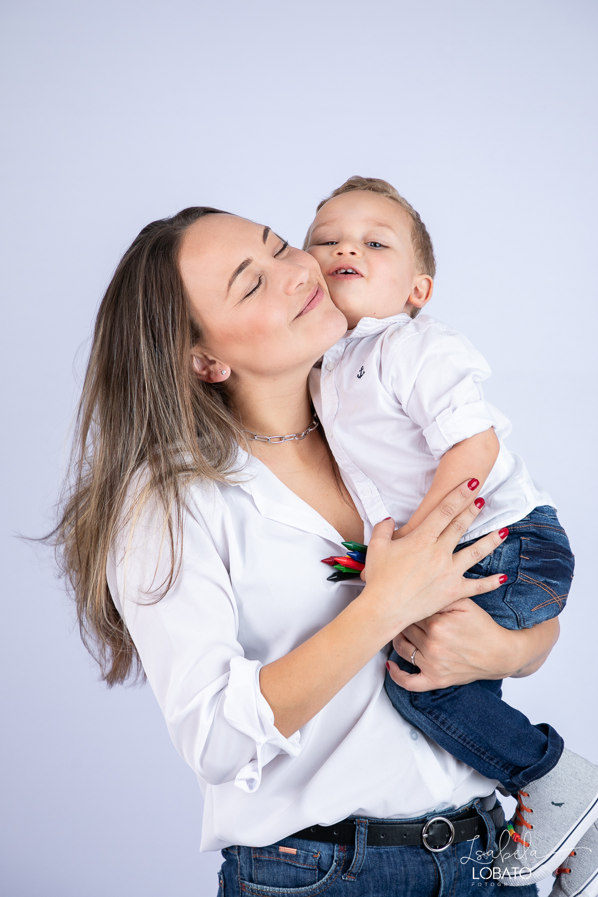 ensaio-fotografico-infantil-em-estudio-fotografia-de-crianca-idea-de-ensaio-fotografico-de-2-anos-ensaio-infantil-fundo-branco-fotografa-infantil-em-barbacena-estudio-isabela-lobato-fotografia