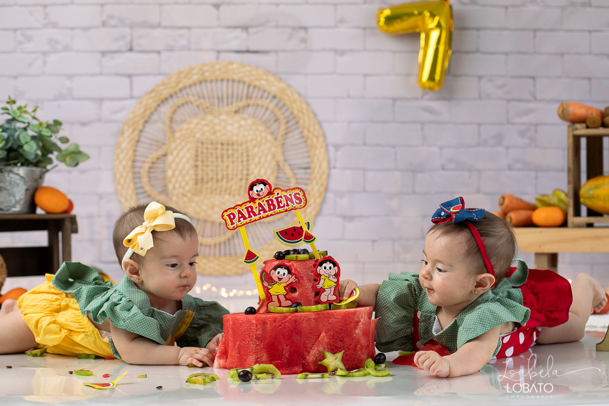 ensaio-fotografico-de-1-ano-ideia-de-ensaio-a-hora-do-bolo-melhor-fotografo-de-barbacena-estudio-de-fotografia-isabela-lobato-fotografia-fotografo-em-barbacena-isabela-lobato-salada-de-fruta-bolo-de-frutas-ensaio-fotografico-de-frutas-Smash-The-Fruit