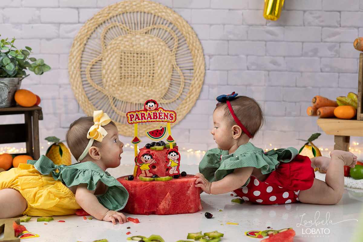 ensaio-fotografico-de-1-ano-ideia-de-ensaio-a-hora-do-bolo-melhor-fotografo-de-barbacena-estudio-de-fotografia-isabela-lobato-fotografia-fotografo-em-barbacena-isabela-lobato-salada-de-fruta-bolo-de-frutas-ensaio-fotografico-de-frutas-Smash-The-Fruit
