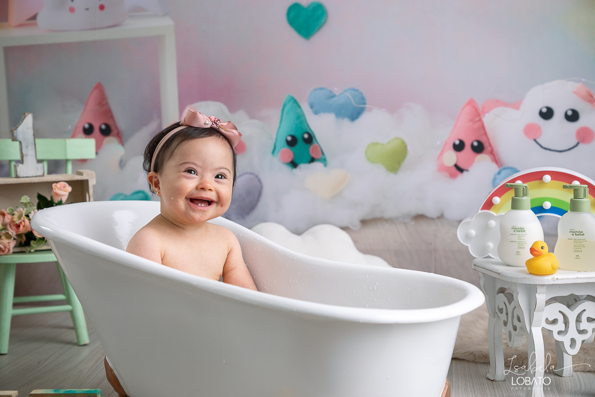 fotografa-infantil-em-barbacena-fotografa-de-bebes-em-barbacena-melhor-fotografo-de-barbacena-mg-isabela-lobato-fotografia-estudio-fotografico-em-barbacena-ensaio-de-recem-nascido-em-barbacena-ensaio-splash-baby-ensaio-a-hora-do-banho-ensaio-de-um-ano