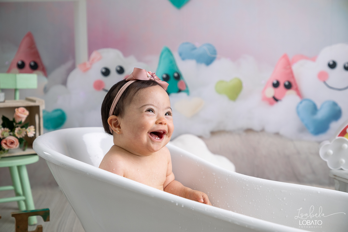 fotografa-infantil-em-barbacena-fotografa-de-bebes-em-barbacena-melhor-fotografo-de-barbacena-mg-isabela-lobato-fotografia-estudio-fotografico-em-barbacena-ensaio-de-recem-nascido-em-barbacena-ensaio-splash-baby-ensaio-a-hora-do-banho-ensaio-de-um-ano