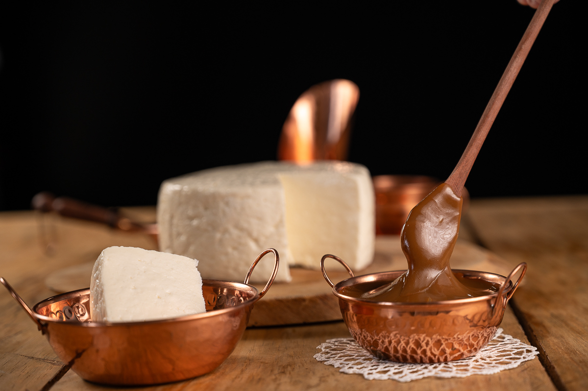 laticinio-sol-brilhante-laticinios-em-mg-queijo-minas-frescal-queijo-fresco-caipira-manteiga-de-qualidade-requeijao-queijo-qualho-geleia-de-pimenta-com-queijo-melhor-queijo-minas-frescal-cafe-da-tarde-cafe-colonial-queijo-com-goiabada-doce-de-leite-queijo