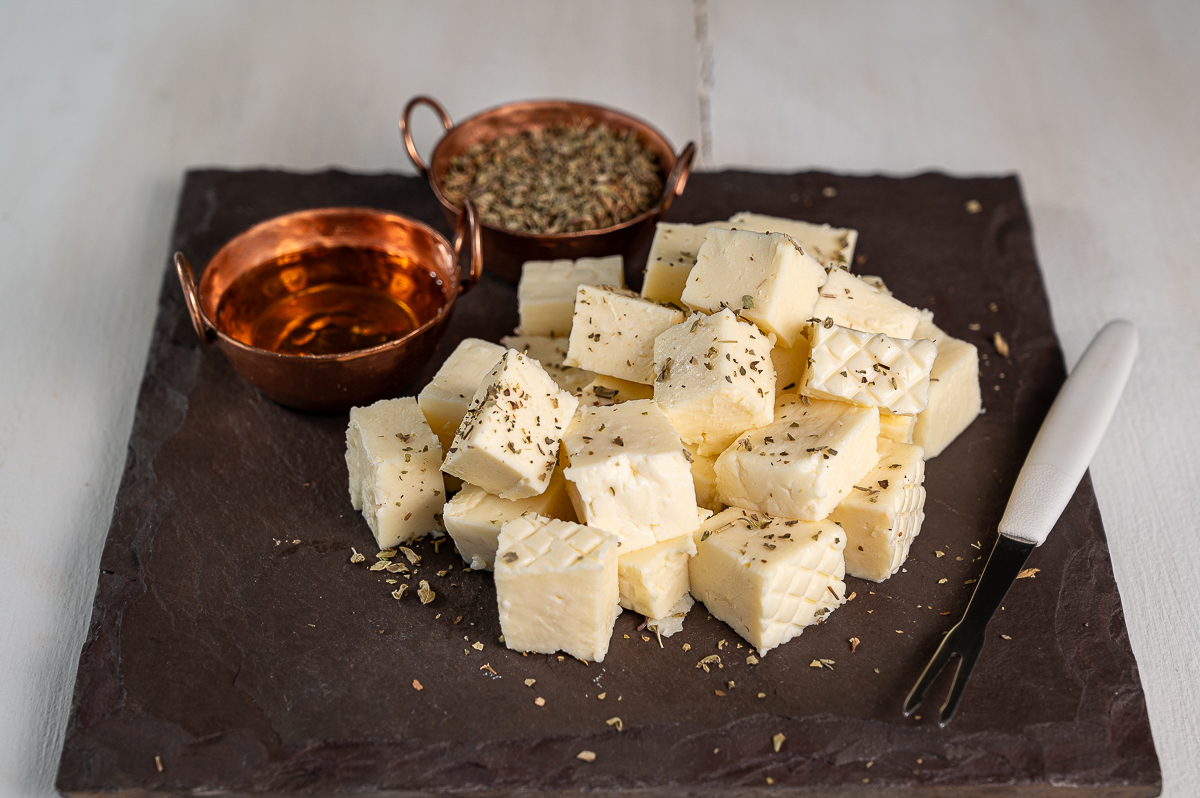 laticinio-sol-brilhante-laticinios-em-mg-queijo-minas-frescal-queijo-fresco-caipira-manteiga-de-qualidade-requeijao-queijo-qualho-geleia-de-pimenta-com-queijo-melhor-queijo-minas-frescal-cafe-da-tarde-cafe-colonial-queijo-com-goiabada-doce-de-leite-queijo