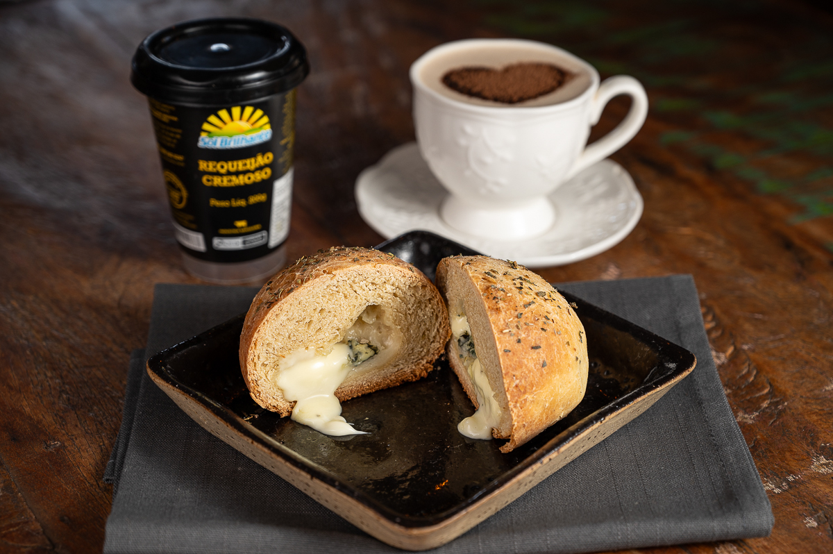 laticinio-sol-brilhante-laticinios-em-mg-queijo-minas-frescal-queijo-fresco-caipira-manteiga-de-qualidade-requeijao-queijo-qualho-geleia-de-pimenta-com-queijo-melhor-queijo-minas-frescal-cafe-da-tarde-cafe-colonial-queijo-com-goiabada-doce-de-leite-queijo