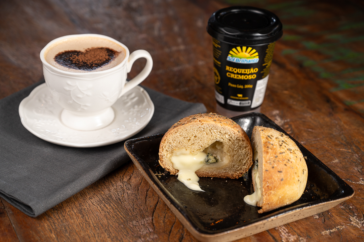 laticinio-sol-brilhante-laticinios-em-mg-queijo-minas-frescal-queijo-fresco-caipira-manteiga-de-qualidade-requeijao-queijo-qualho-geleia-de-pimenta-com-queijo-melhor-queijo-minas-frescal-cafe-da-tarde-cafe-colonial-queijo-com-goiabada-doce-de-leite-queijo