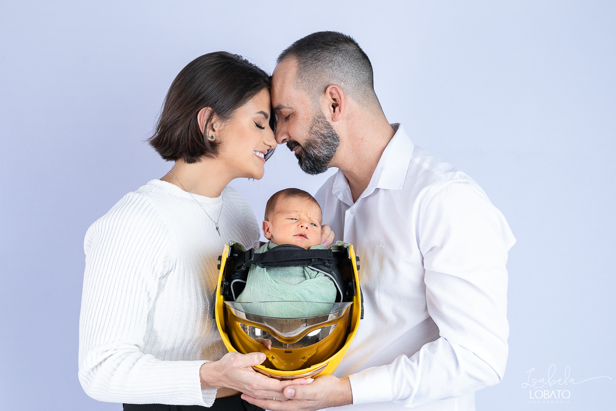 ensaio-fotografico-de-recem-nascido-fotograria-newborn-fotografa-de-recem-nascido-em-barbacena-melhor-fotografo-infantil-em-barbacena-estudio-fotografico-isabela-lobato-fotografos-em-barbacena-mg