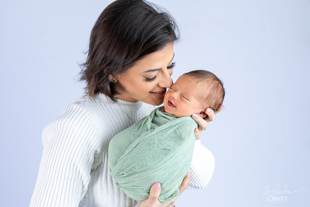 ensaio-fotografico-de-recem-nascido-fotograria-newborn-fotografa-de-recem-nascido-em-barbacena-melhor-fotografo-infantil-em-barbacena-estudio-fotografico-isabela-lobato-fotografos-em-barbacena-mg