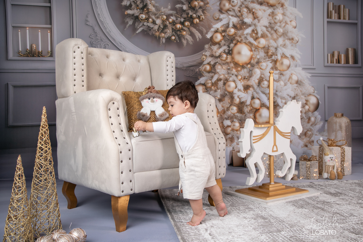 cenario-de-natal-fundo-fotografico-de-natal-retratos-de-natal-arvore-de-natal-tendencias-2023-brinquedos-de-natal-natal-em-familia-ideia-de-cenario-fotografico-de-natal-estudio-fotografico-em-barbacena-ensaio-de-natal-2023-isabela-lobato-fotografia