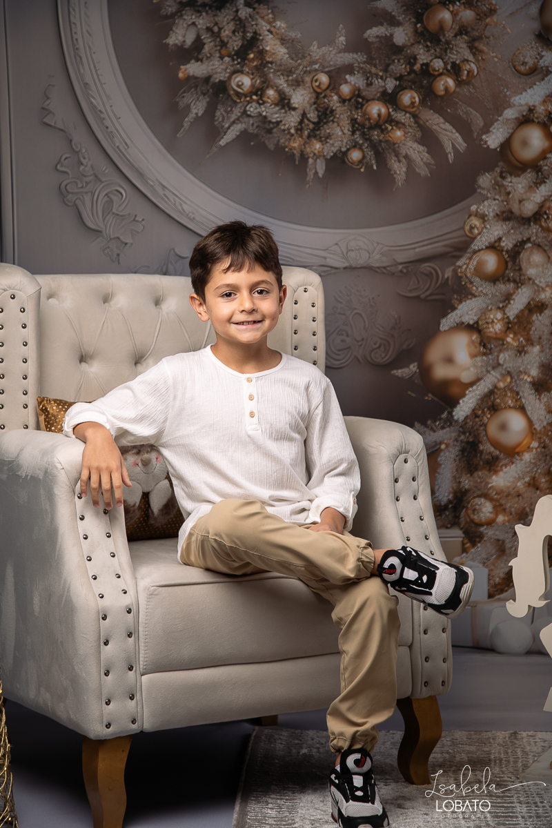 cenario-de-natal-fundo-fotografico-de-natal-retratos-de-natal-arvore-de-natal-tendencias-2023-brinquedos-de-natal-natal-em-familia-ideia-de-cenario-fotografico-de-natal-estudio-fotografico-em-barbacena-ensaio-de-natal-2023-isabela-lobato-fotografia