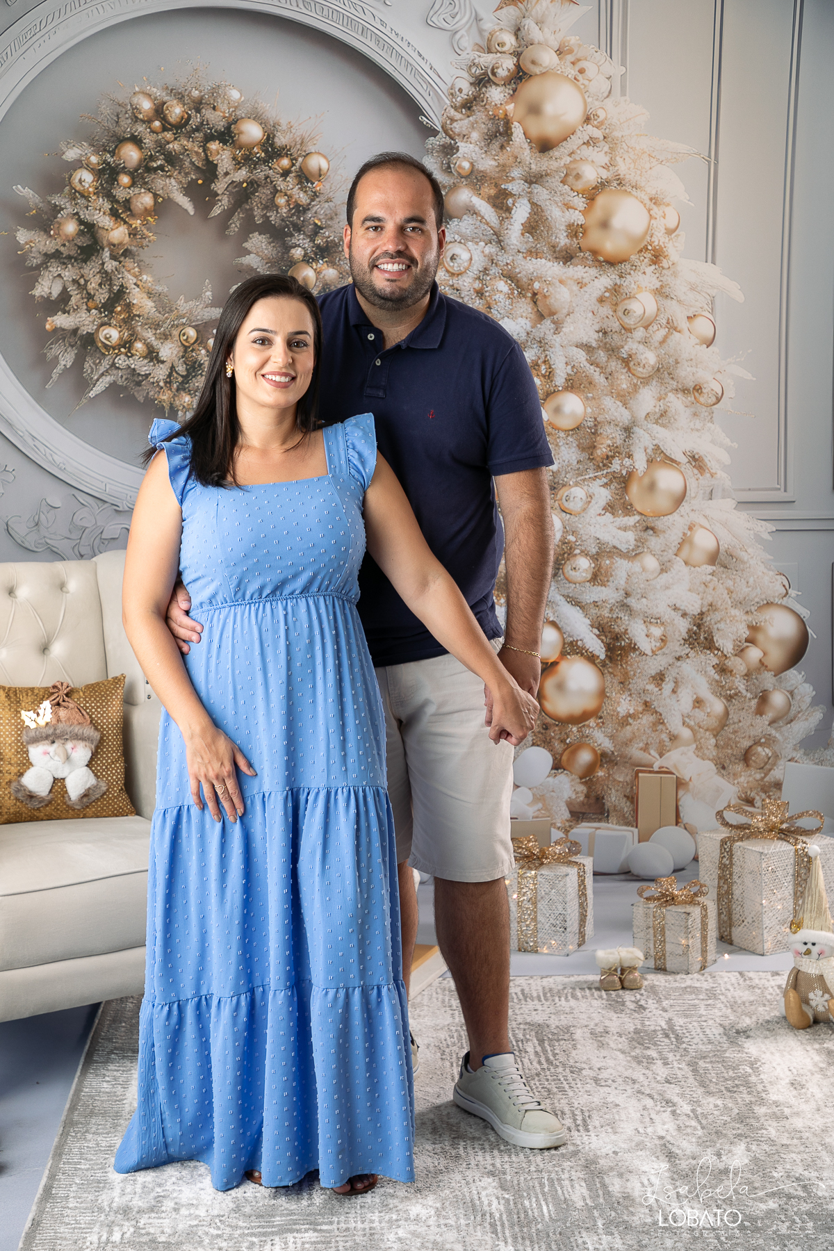 cenario-de-natal-fundo-fotografico-de-natal-retratos-de-natal-arvore-de-natal-tendencias-2023-brinquedos-de-natal-natal-em-familia-ideia-de-cenario-fotografico-de-natal-estudio-fotografico-em-barbacena-ensaio-de-natal-2023-isabela-lobato-fotografia