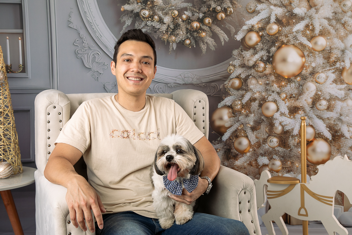 cenario-de-natal-fundo-fotografico-de-natal-retratos-de-natal-arvore-de-natal-tendencias-2023-brinquedos-de-natal-natal-em-familia-ideia-de-cenario-fotografico-de-natal-estudio-fotografico-em-barbacena-ensaio-de-natal-2023-isabela-lobato-fotografia