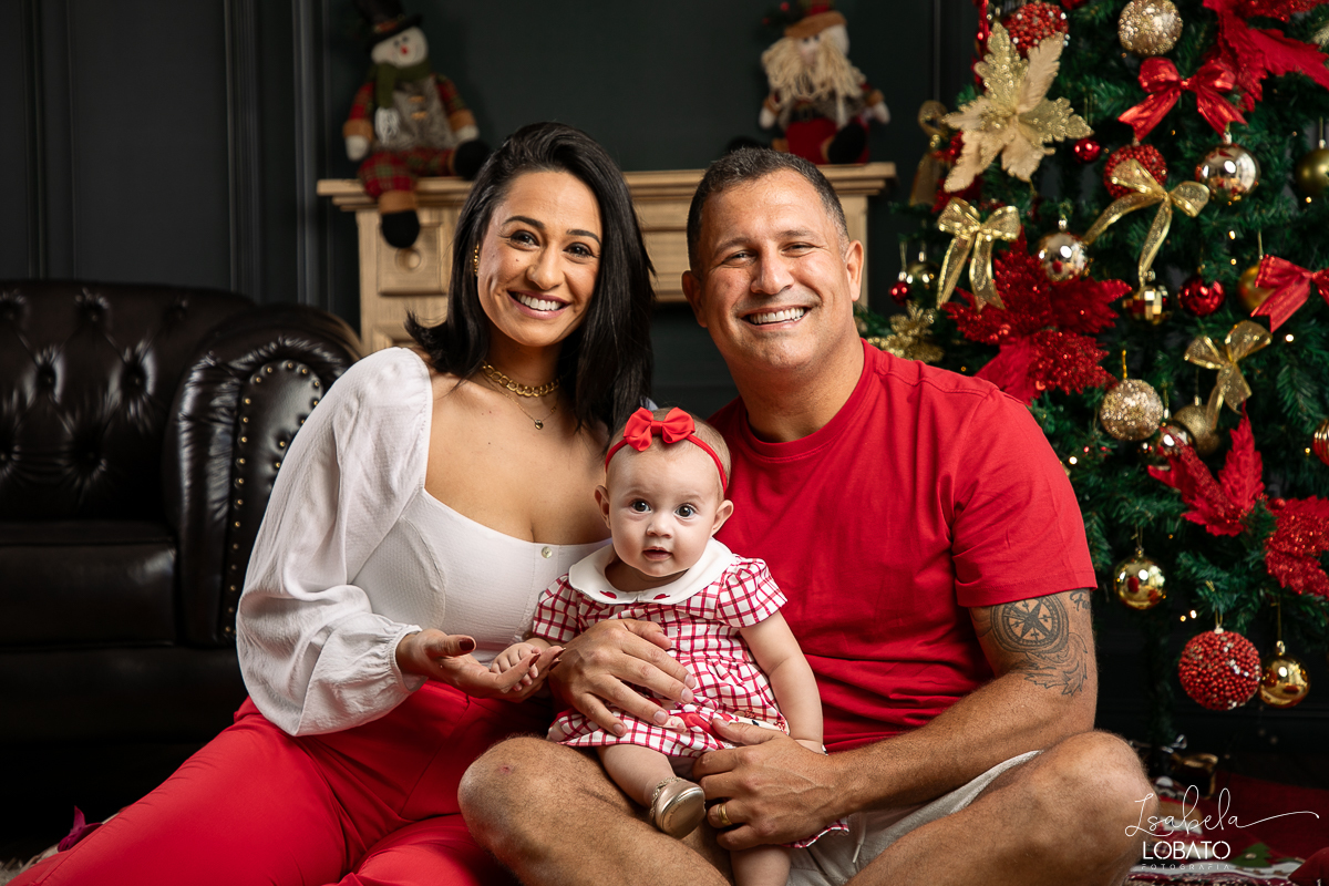 cenario-de-natal-fundo-fotografico-de-natal-retratos-de-natal-arvore-de-natal-tendencias-2023-brinquedos-de-natal-natal-em-familia-ideia-de-cenario-fotografico-de-natal-estudio-fotografico-em-barbacena-ensaio-de-natal-2023-isabela-lobato-fotografia