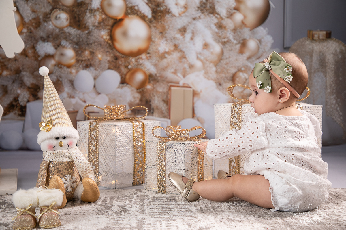 cenario-de-natal-fundo-fotografico-de-natal-retratos-de-natal-arvore-de-natal-tendencias-2023-brinquedos-de-natal-natal-em-familia-ideia-de-cenario-fotografico-de-natal-estudio-fotografico-em-barbacena-ensaio-de-natal-2023-isabela-lobato-fotografia