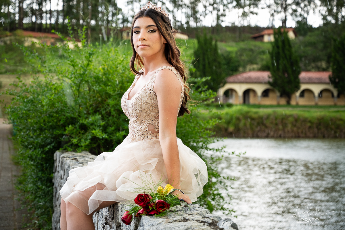 ensaio-fotografico-externo-de-15-anos-sociedade-sao-miguel-arcanjo-barbacena-mg-fotografo-em-barbacena-isabela-lobato-fotografia