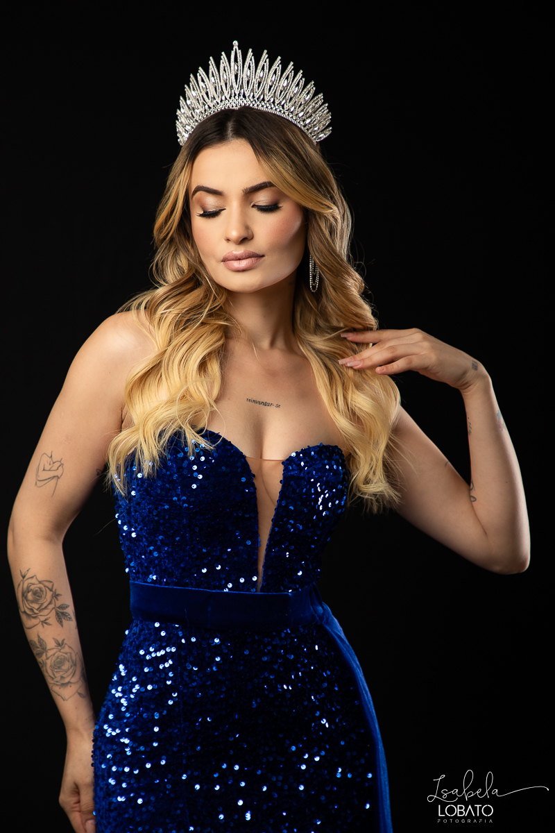 modelo-fotografica-ensaio-feminino-estudio-fotografa-de-mulheres-ensaio-sensual-feminino-ensaio-de-30-anos-miss-brasil-2023-ensaio-sensual-estúdio-fotografico-em-barbacena-melhor-fotografo-de-barbacena-isabela-lobato-fotografia-paula-campos-barbacena